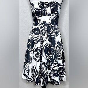White House Black Market White Satin Strapless Dress W/Black Roses Size 10 NWT